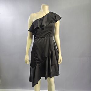 The Impeccable Pig Medium Elegant Black One-Shoulder Dress R8